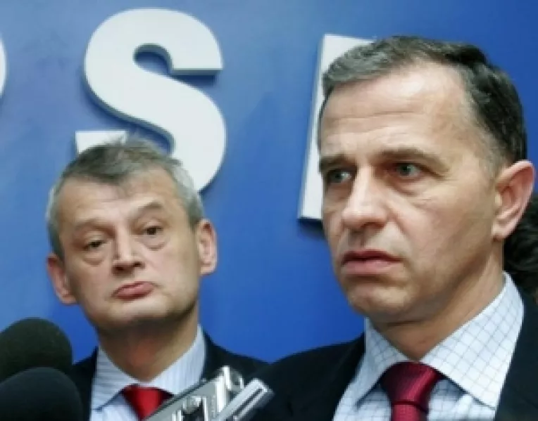 Iliescu: Oprescu nu reprezinta o amenintare pentru Geoana, deoarece va atrage in special electoratul nehotarat