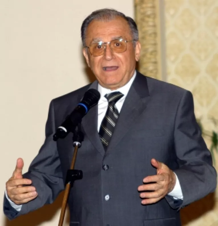 Iliescu: Se impune convocarea conferintelor pentru alegerea noilor conduceri la cele sase filiale