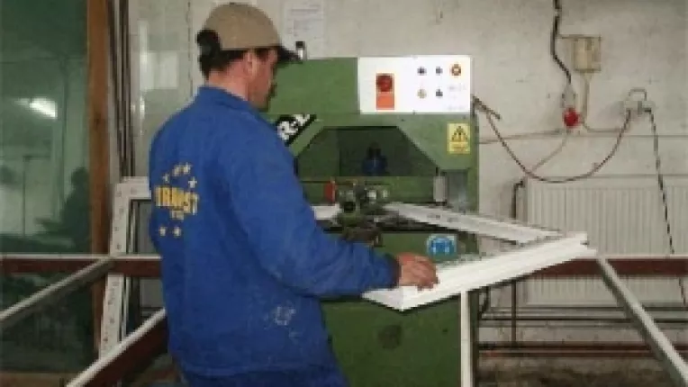 IMM-urile nou infiintate depasesc numarul celor care au dat faliment