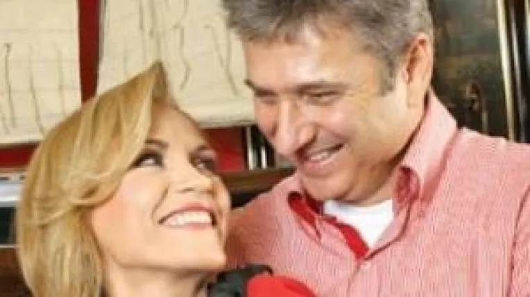 In ciuda dorintei Gabrielei Firea de a o rupe : USL ramane