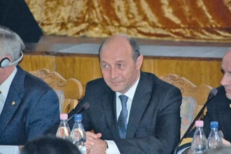 In contextul evenimentelor din Republica Moldova, Basescu, Boc si Diaconescu s-au intalnit cu sefii serviciilor secrete