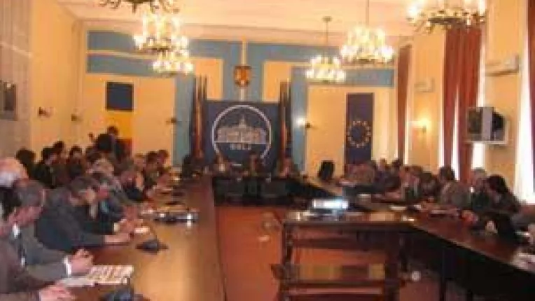 In loc sa acceseze fonduri structurale. Primarii viseaza la sporuri de vechime