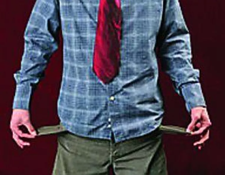 In timp ce euro se apropie de 4 lei,
Scumpirea alimentelor si produselor de baza vor goli buzunarele romanilor