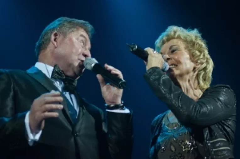 Inca un disc de platina pentru BZN!
