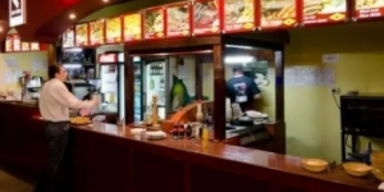 Incendiu la un cuptor dintr-o pizzerie din magazinul Unirea