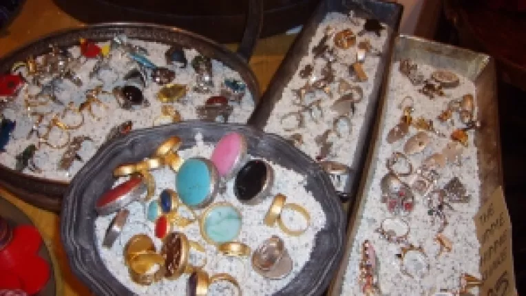 Inele si bratari din alama argintata, la The Hippie Hippie Shake