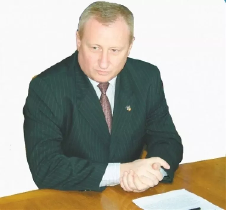 Intarzieri de salarii platite cu functia.