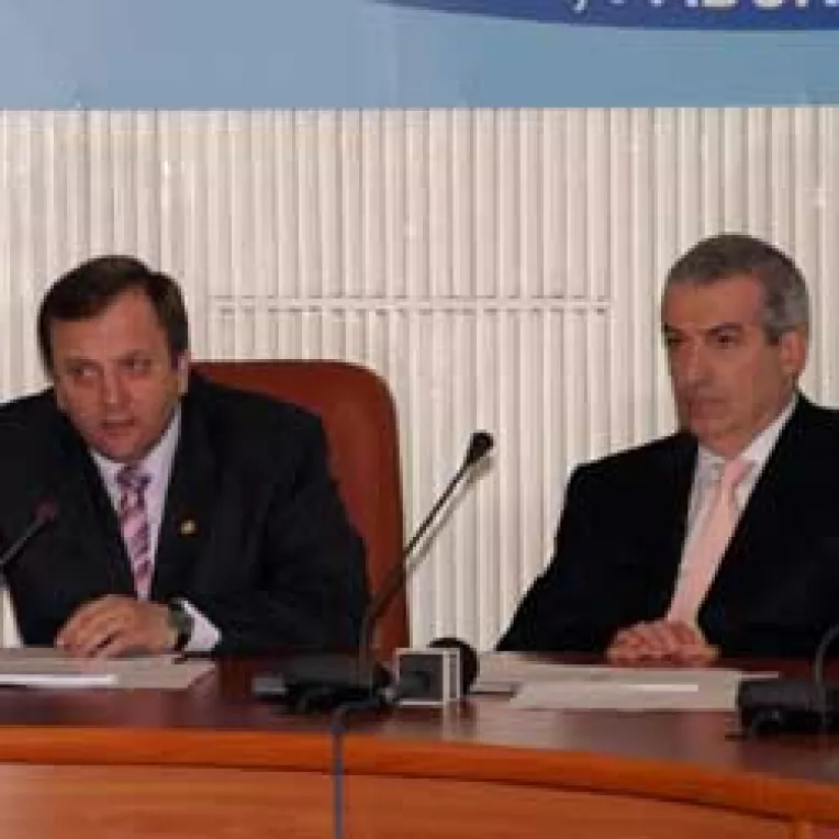 Integrarea salveaza guvernarea