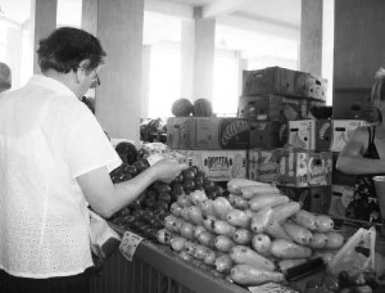 Intermediarii dubleaza preturile produselor de sezon