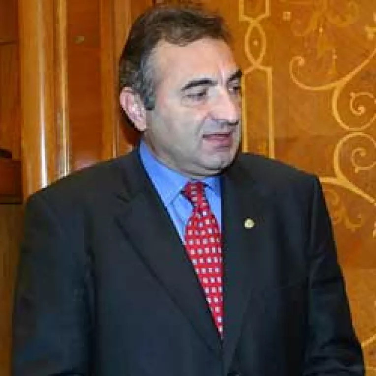 Inundatiile ne-ar putea face sa mancam produse scumpe din import