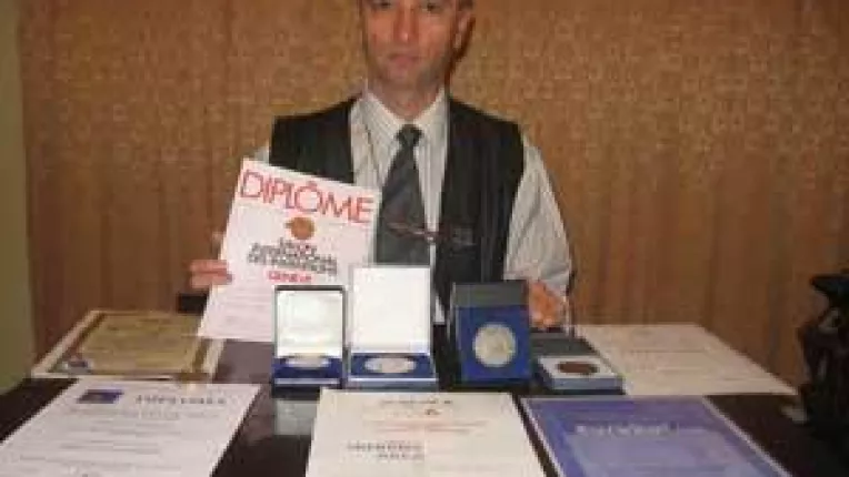 Inventator craiovean cu medalii la Geneva. Afacere de miliarde cu echipament hidraulic