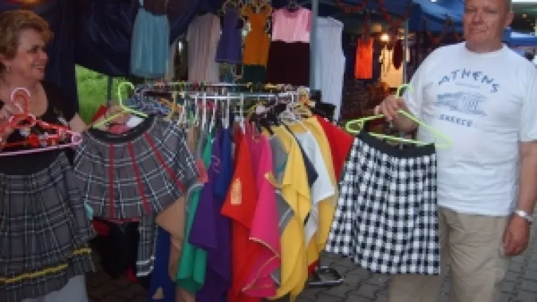 Ioan Pop: "Rochii si fuste pentru fete, la standul nostru din cadrul targului Piata Taraneasca si Mester(Esti)!