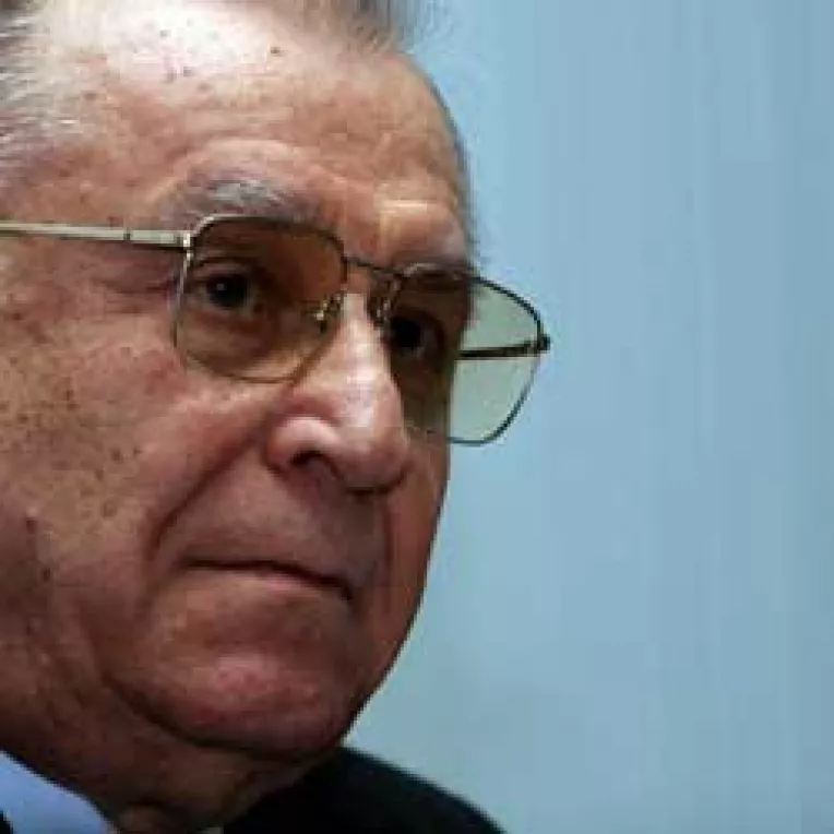 Ion Iliescu a intrat in silentio stampa!
