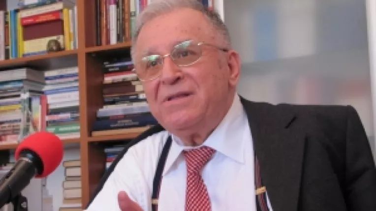 Ion Iliescu alearga pe banda zilnic, pentru a se mentine in forma