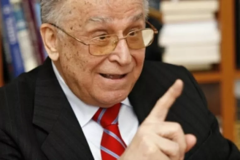 Ion Iliescu: O politica liberala inteleapta tine seama de factorul social