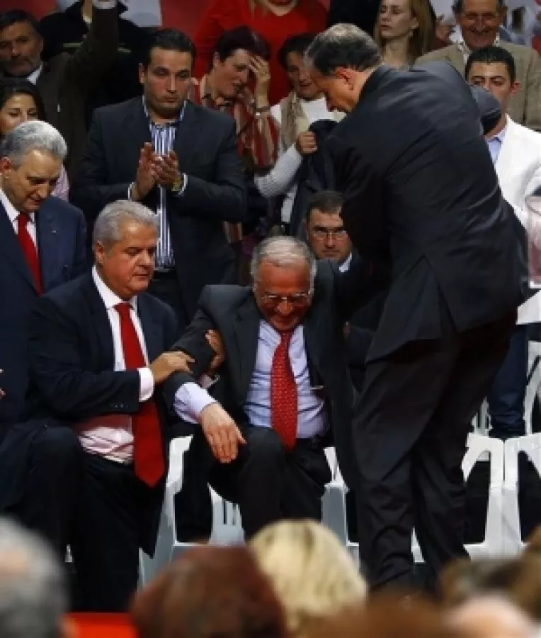 Ion Iliescu renunta la politica.