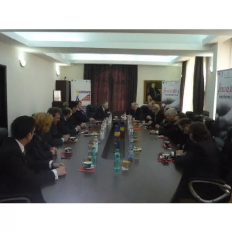 Ion Iliescu s-a intalnit cu membrii Colegiului Director al Confederatiei Patronatul Roman