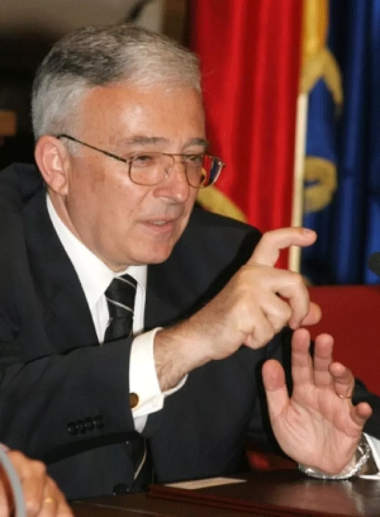 Isarescu: Reluarea cresterii economice implica un dozaj de injectie monetara bine cantarit, in economia romaneasca