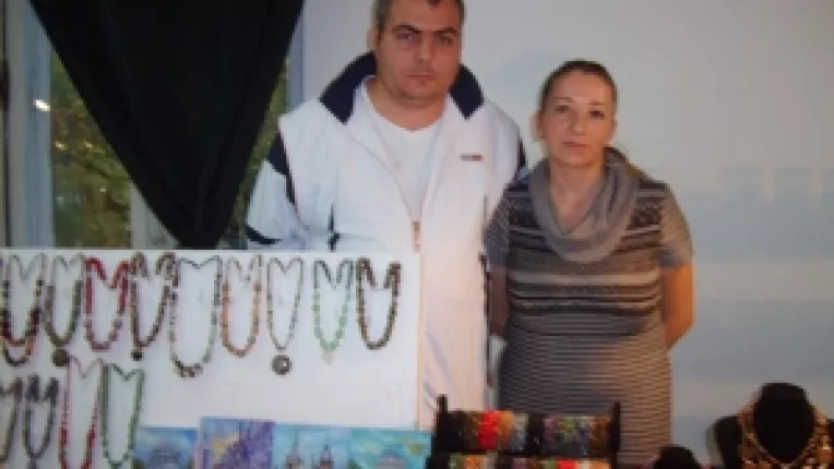 Iulian si Carmen Bere: "Bratari din turmalina fatetata si cercei din angelit!"