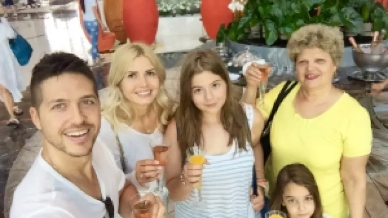 Jorge a mers in vacanta cu cele patru femei din viaÈ›a sa