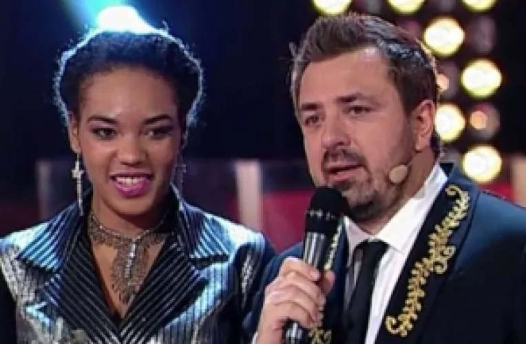 Julie Mayaya, eleva lui Horia Brenciu, este castigatoarea sezonului doi de la Vocea Romaniei