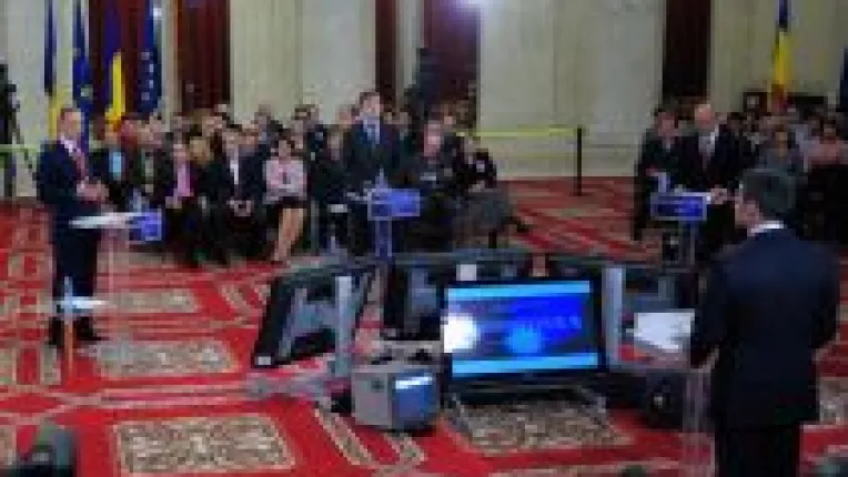 Jurnalistii si bloggerii refac filmul confruntarii Geoana-Basescu-Antonescu