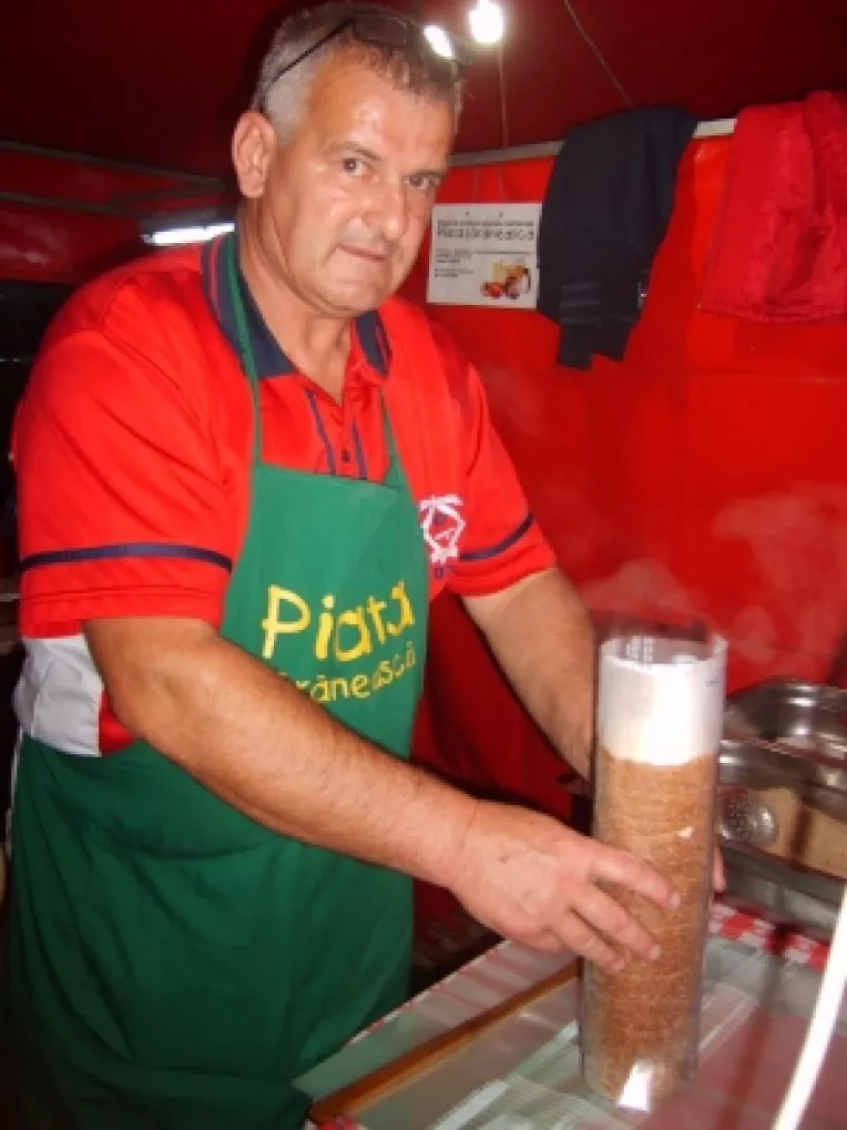 Kalman Magyari: "Italienii prefera kurtos kolacs cu scortisoara, la targul de la MTR!"