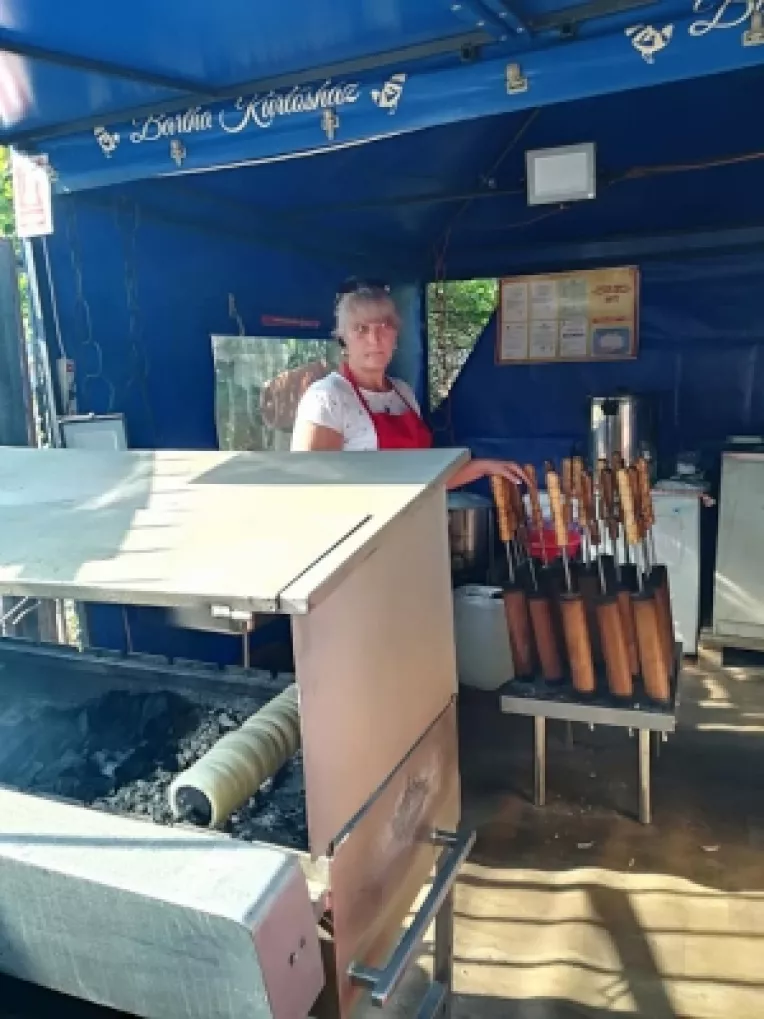 Kurtos kolacs cu nuca, de la Bartha Kurtoshaz din Harghita, cel mai cautat la targul Piata Taraneasca