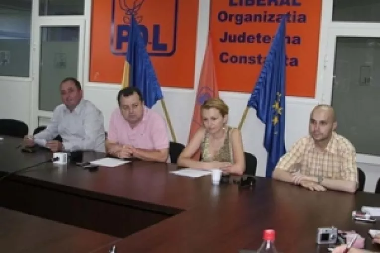 La 6 luni de mandat, parlamentarii PDL de Constanta sunt multumiti de activitatea lor