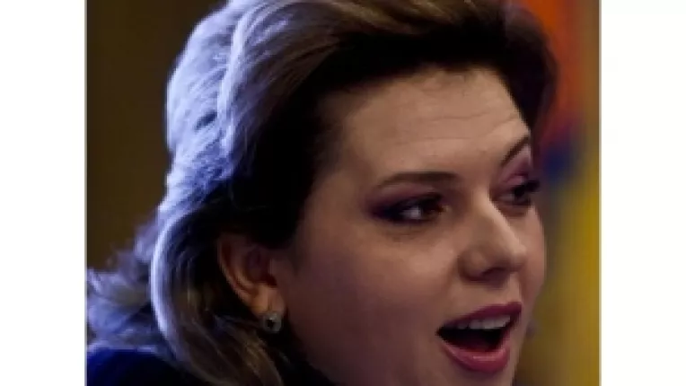 Legea pensiilor, neconstitutionala: Deputatii PDL ii cer Robertei Anastase sa demisioneze de la sefia Camerei Deputatilor!