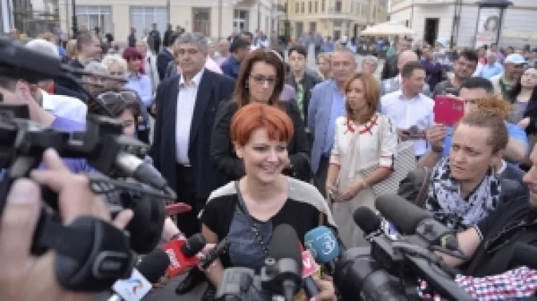 Lia Olguta Vasilescu asteptata la cafea, in Centrul Vechi, de peste 1000 de craioveni