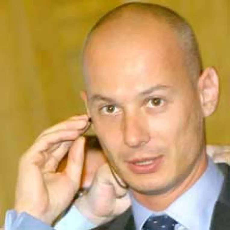 Liberalii invoca scandalul fregatelor impotriva lui Maior