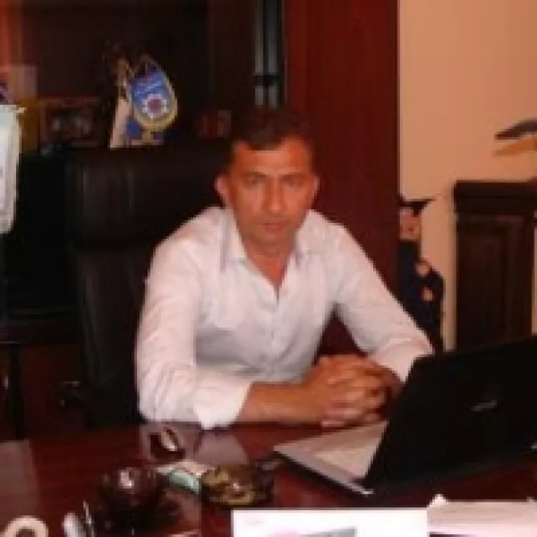 Liberalii isi spala rufele in public