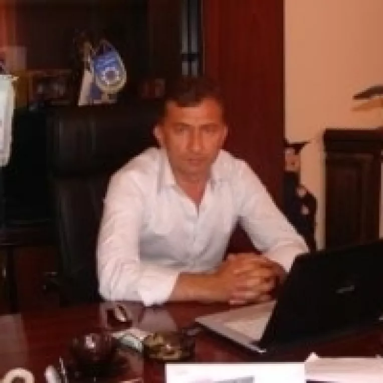 Liberalii isi spala rufele in public