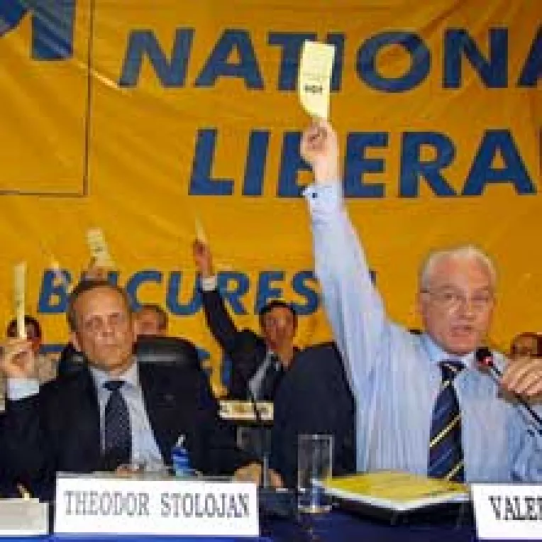 Liberalii manifesta prudenta in teritoriu