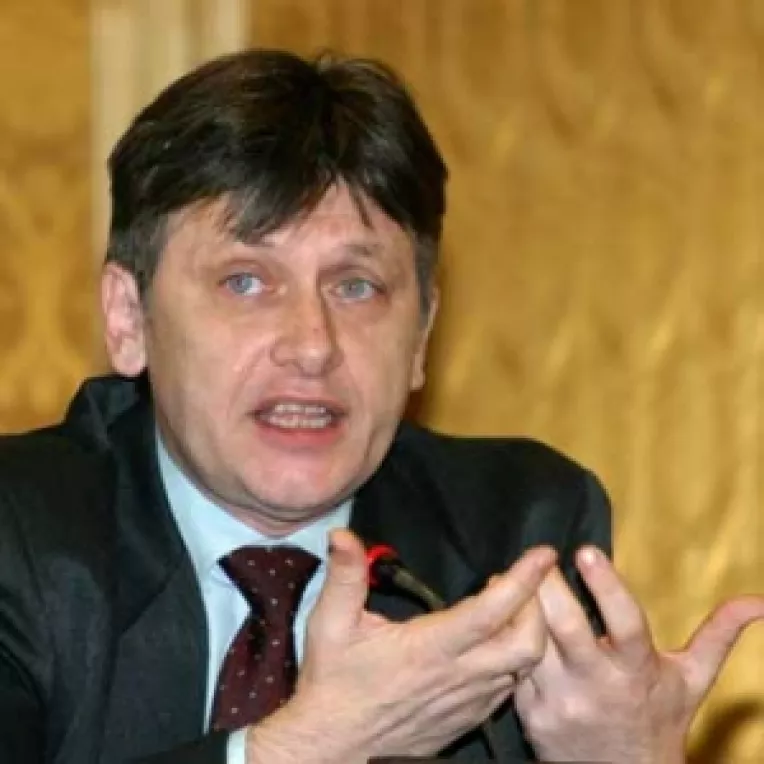 Liberalii vor sa-l scoata pe Berceanu din Guvern