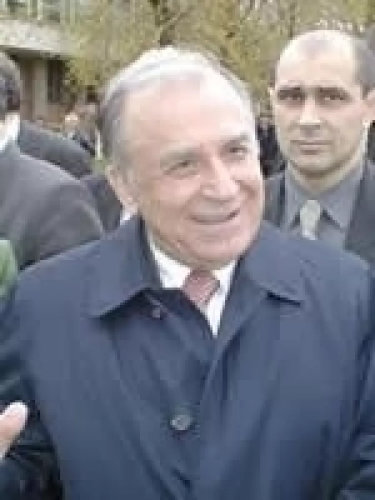 Limba noastra-i o comoara, dar vorbim maghiara iara!