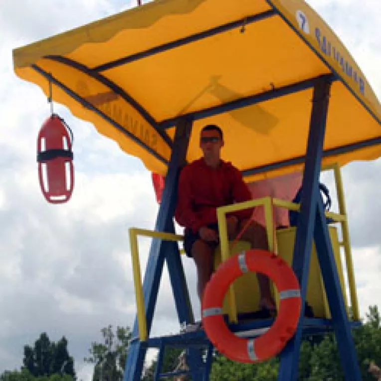 Litoralul ne asteapta cu beach-baruri, cu palmieri si cu plaje ale nimanui