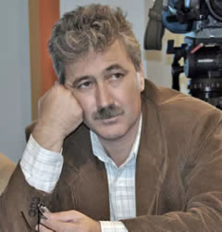 Manafu plateste orice lucrare de trei ori mai mult decat face