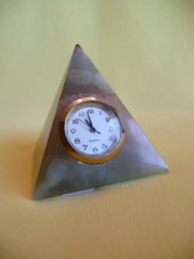 Manu Nasiri: "Obiecte de onix din Pakistan, la targul de cristale!"