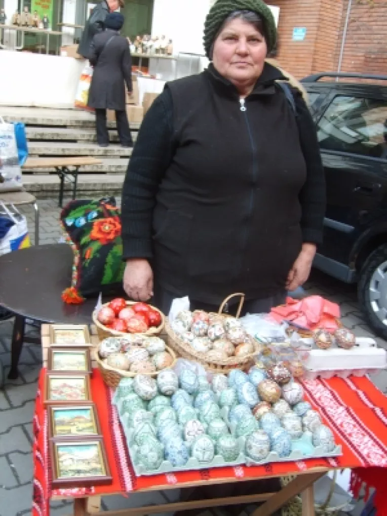 Maria Pop din Suceava: "Oua incondeiate, de Paste, la targul de la MTR!"