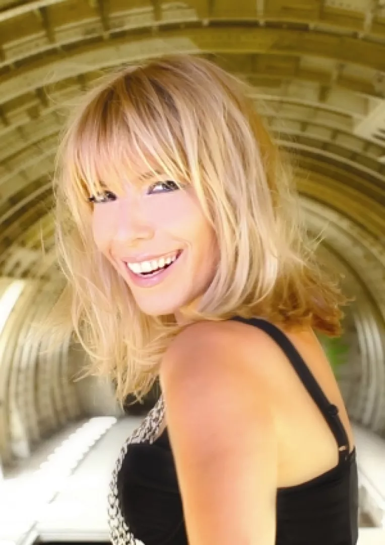 

Maria Radu: "Nu am gasit inca barbatul ideal, dar am un feeling ca va aparea anul asta!"
