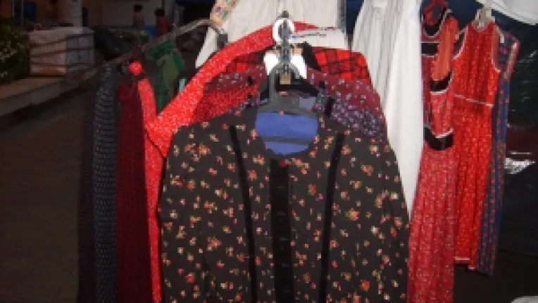 Maria Sallai: "Tesaturi, broderii, bluze traditionale si veste din lana, de dama si de barbati, la targul de la MTR!"