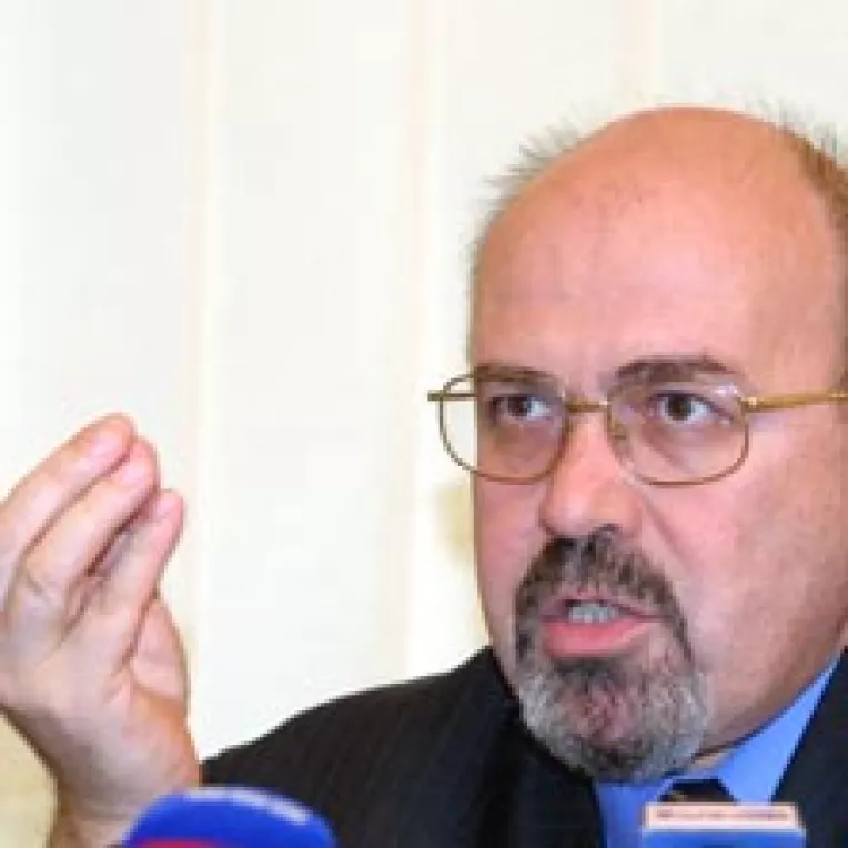 Markó Béla ii bate obrazul lui Basescu