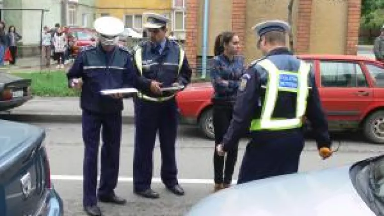 Mehedinti: Fetita de sapte ani accidentata de o soferita incepatoare