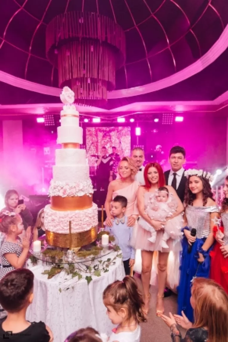 Meniu de 5 stele pentru petrecerea fetitei Elenei Gheorghe!