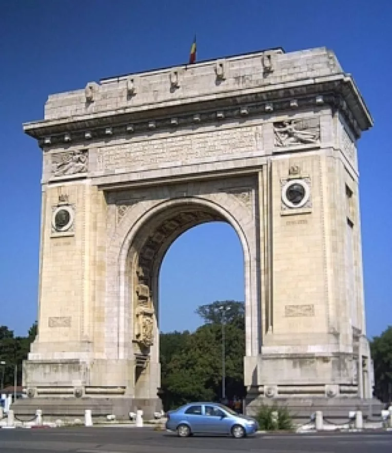 "Micul Paris": Arcul de triumf din Bucuresti