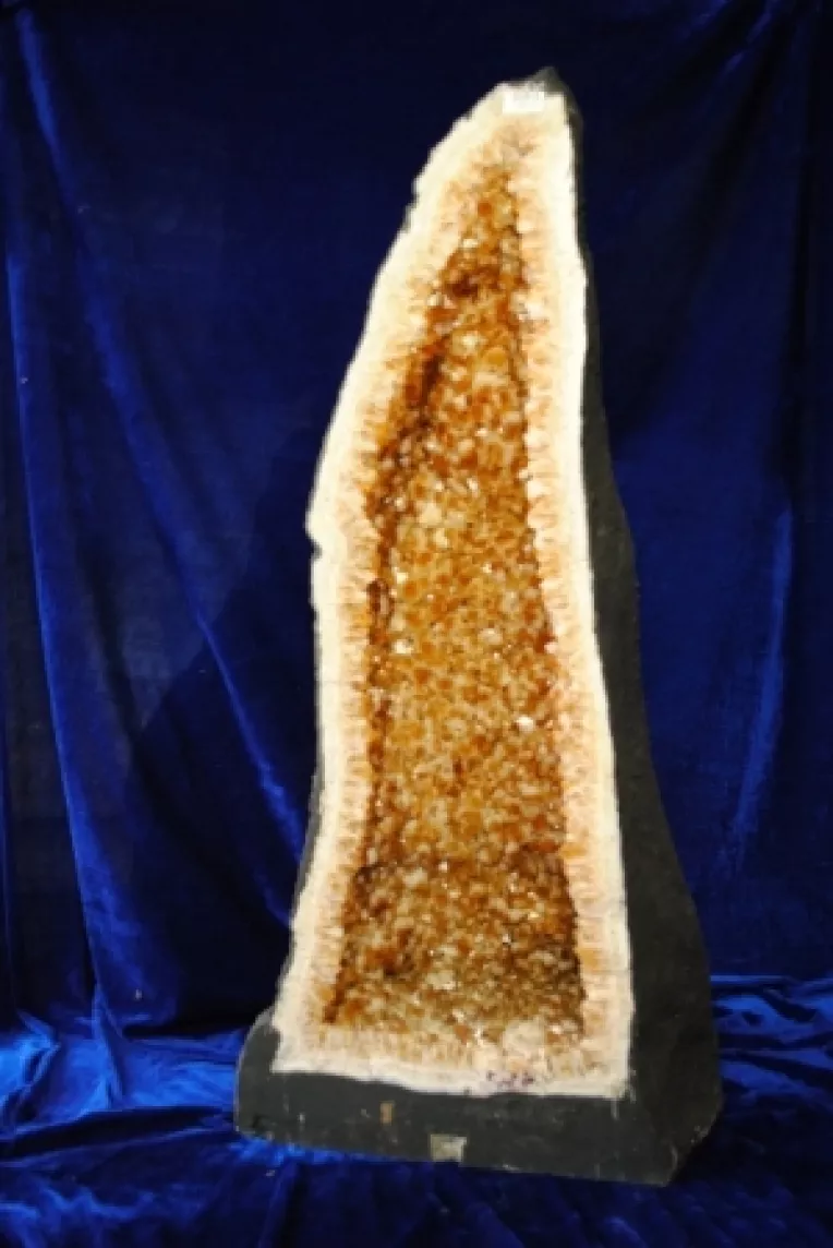 Mineralien Company a adus flori de mina din bazinul minier Maramures si Brazilia, la targul Body, Mind & Spirit