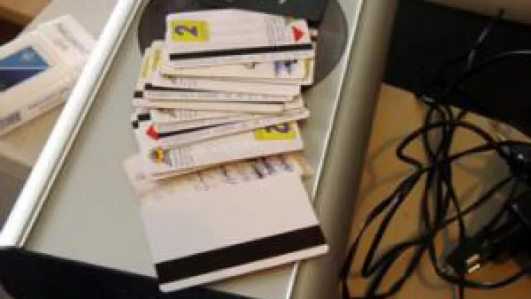 Minor cercetat pentru infractiuni pe Internet