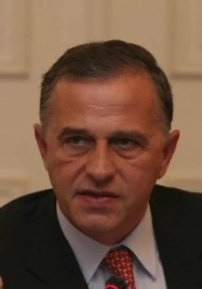 Mircea Geoana: In campanie au stat pe margine, iar acum ma critica